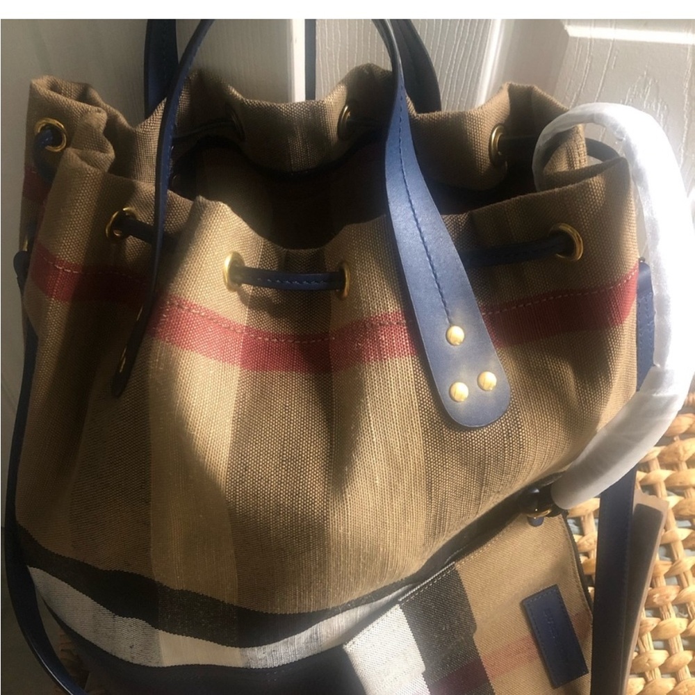 Burberry Mega Check Tassel Heston Tote - Picture 5 of 9